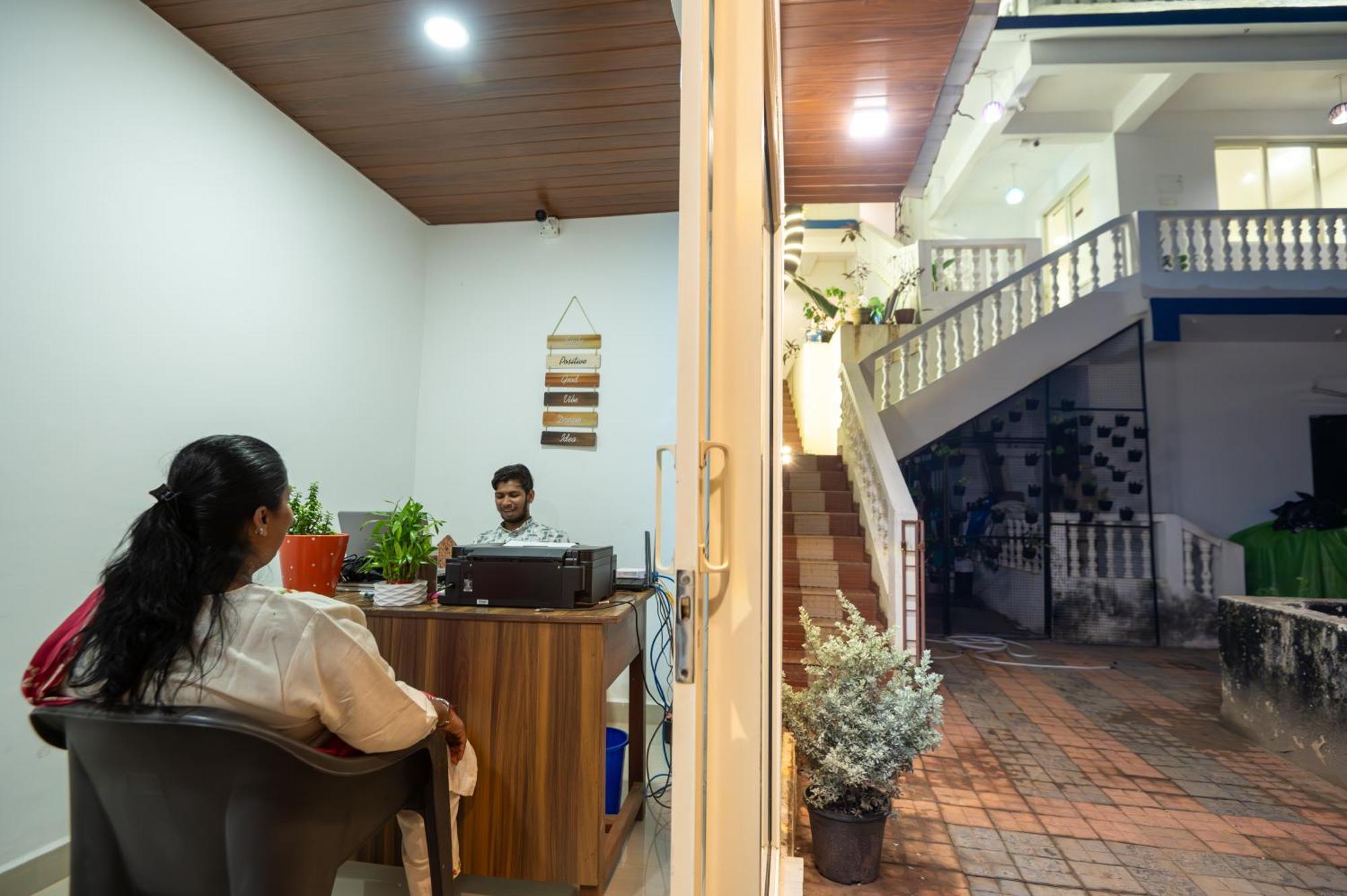 Morjim Sea Waves-Beach Front Hotel Exterior photo