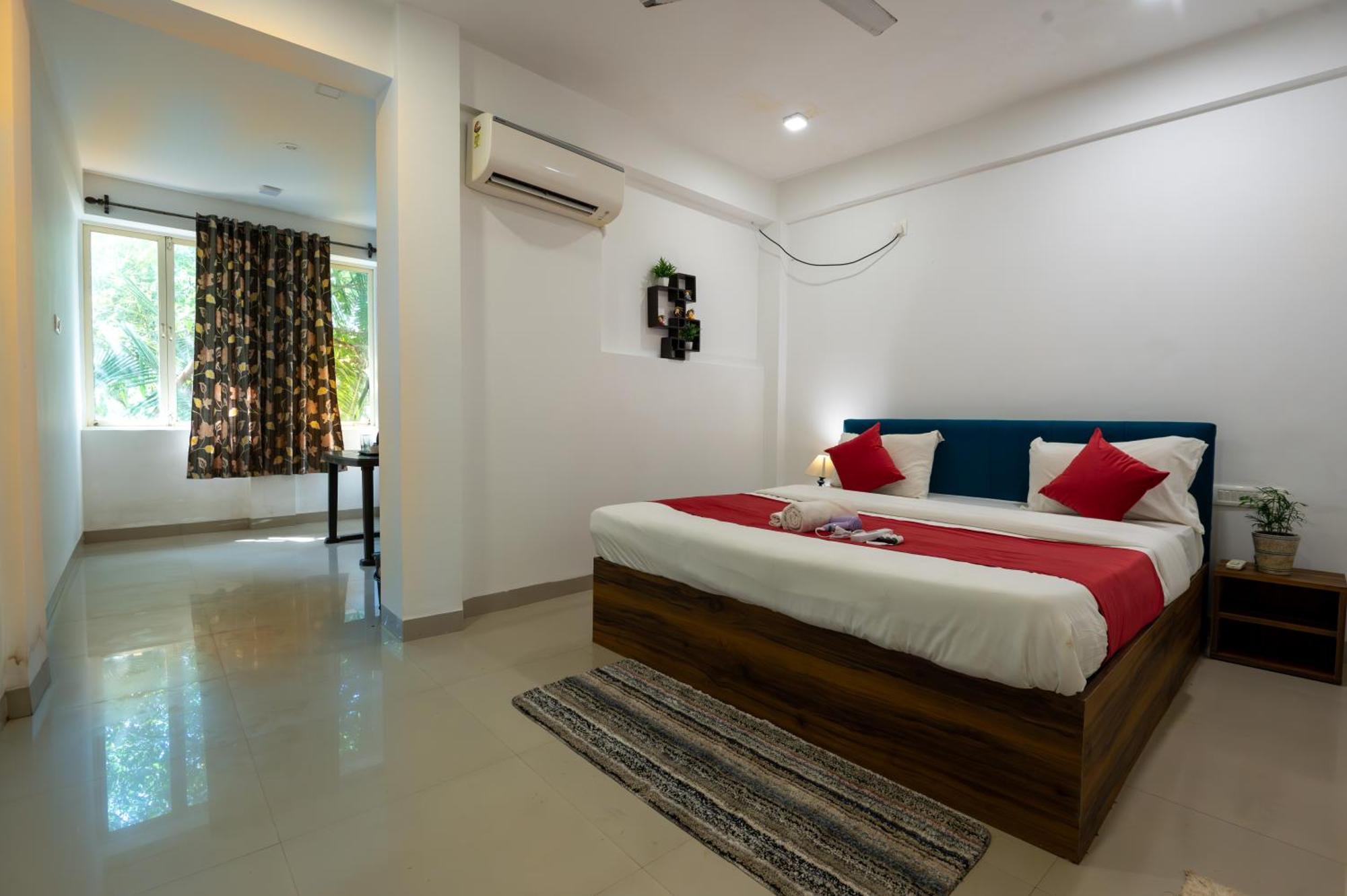 Morjim Sea Waves-Beach Front Hotel Exterior photo