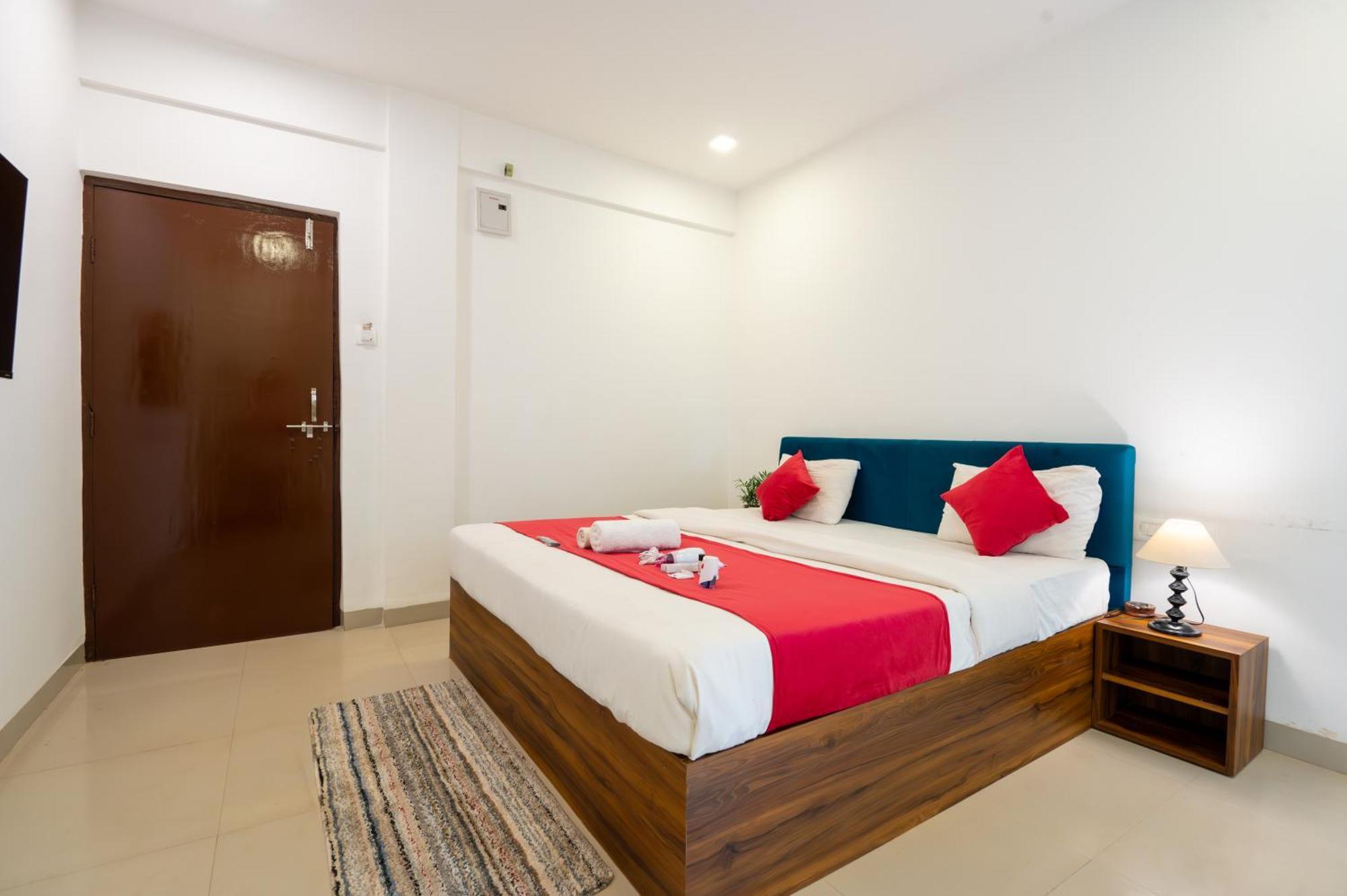 Morjim Sea Waves-Beach Front Hotel Exterior photo