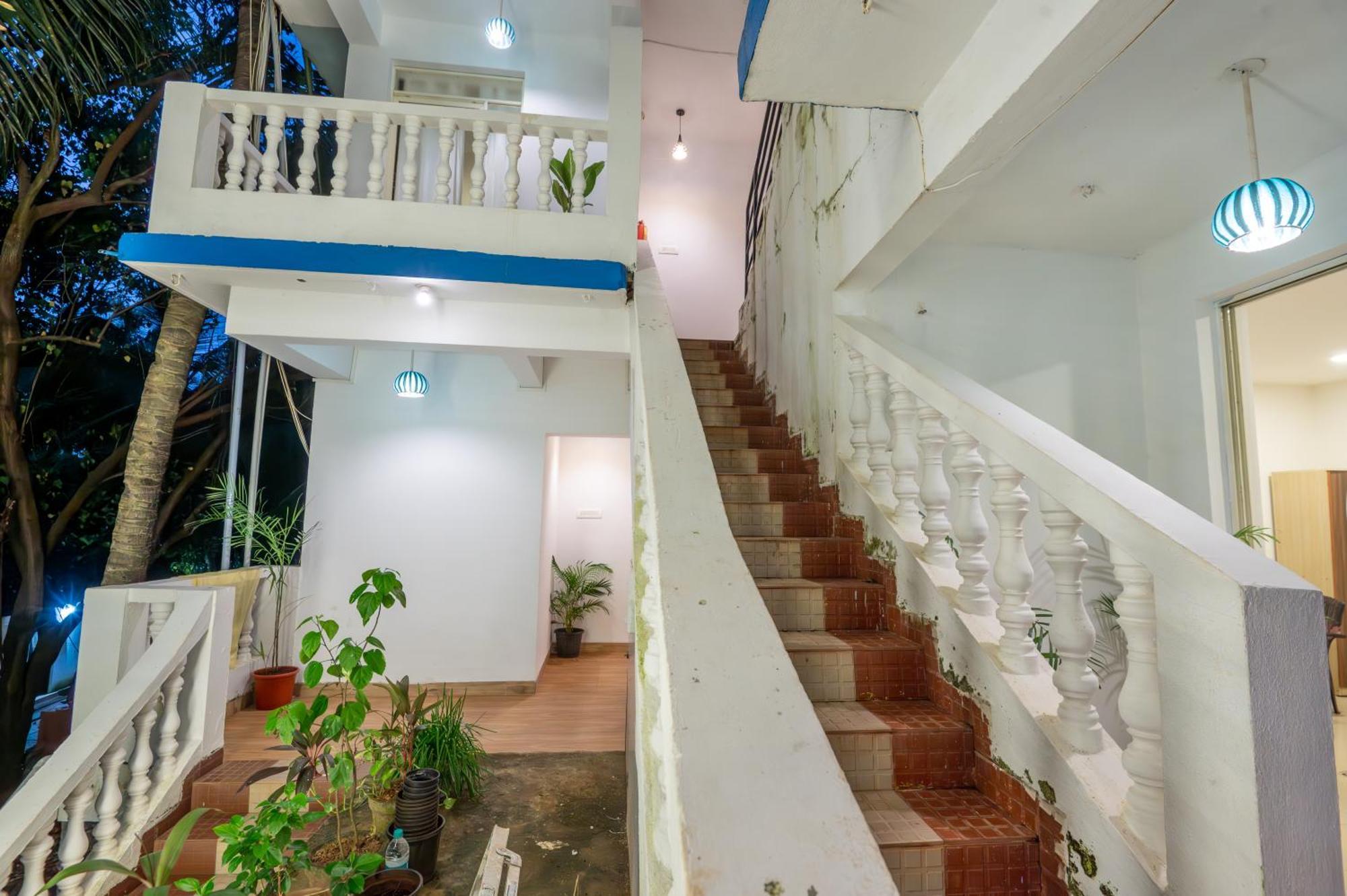 Morjim Sea Waves-Beach Front Hotel Exterior photo